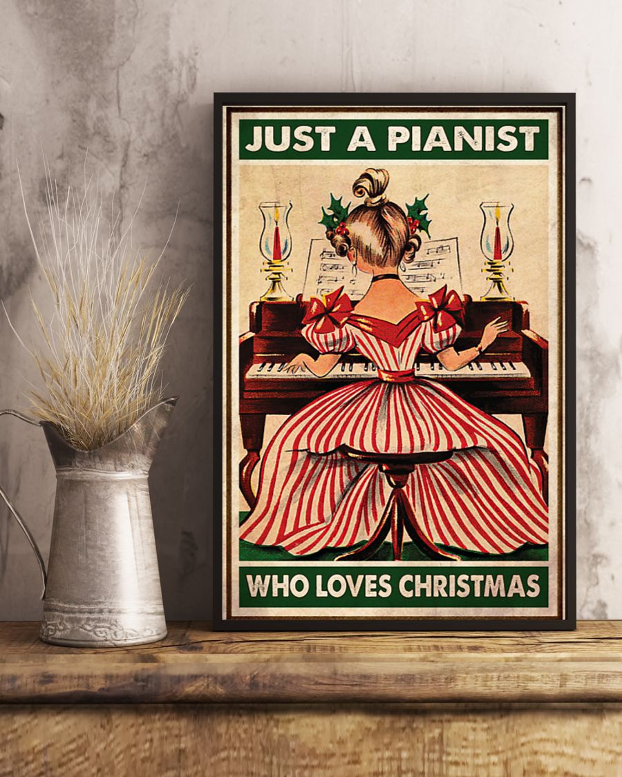 Just A Pianist Who Loves Christmas Posterc